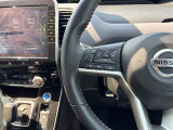 【 ステアリングスイッチ 】手元のスイッチでナビ操作が可能で、非常に便利な機能です!取り付けのナビによってはオプション設定となっております!詳しくはスタッフまで♪//