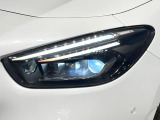 ●LEDヘッドライト:夜間走行時も良好な視界を確保し安心して運転できる高輝度LEDヘッドライトを装備!点灯速度が早く、消費電力も抑えられています。