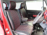 運転しやすさを追求した開放的なドライバーズスペース!