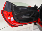 「ASSETTO FIORANO EXTENDED」パッケージにより、さらなる軽量化とパフォーマンスの最適化が図られています。