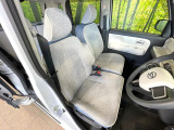 運転席シート廻りは使用感も少なく、良好な状態となっています。丁寧に使われていたことがよくわかりますね。