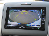 バックカメラ搭載なので後方時に車体後ろが確認出来る為、運転の苦手な方やたまに乗る方でも安心して車庫入れが出来ます☆