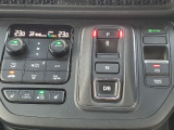 e:HEV専用のシフトスイッチ
