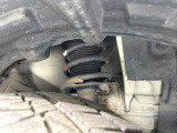 お車を安心してお乗りいただく為には、足回りの定期点検が欠かせません。サービスサポート(有償保証)では無料点検もご提供しており、安心のカーライフをお過ごしいただけるサポート体制が整っています。