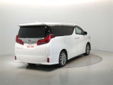 U-Carの販売だけでなく自動車保険、携帯電話の販売も行っております。