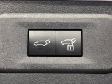 【パワーバックドア】スマートキーや運転席のボタンを押すだけでリアゲートが自動で開閉します!荷物を持っている時や、高い位置にあるバックドアを閉める際に便利な機能です♪