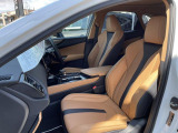◆LIBERALAは、輸入車選びの新たなスタイルを提案するインポート・セレクト・ブランドです。オーナー様となる方がクルマから直接感じる感性を第一にした、最良の一台との出会いをコーディネートいたします。