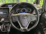 【純正革巻きステアリング】上質な革を使用することで、手にしっかり馴染みとても運転しやすいハンドルです♪