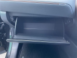 【グローブボックス】大容量のグローブボックスです!!車検証ケース他、日頃使う小物類の収納スペースもたくさんあります!
