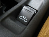電動開閉式ルーフ『アクティブトップ』開閉の為のスイッチの画像です。