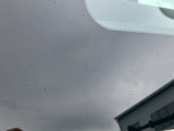 フロントガラスにキズがあります。