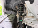 お車を安心してお乗りいただく為には、足回りの定期点検が欠かせません。サービスサポート(有償保証)では無料点検もご提供しており、安心のカーライフをお過ごしいただけるサポート体制が整っています。
