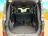 普段のお買い物や通勤、送迎等に十分な荷室スペースを確保しております。セカンドシートを倒すと、大きな荷物の積載も可能です♪