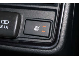 シートヒーター装備付き車!!座席に埋め込まれた電熱線によりシートを暖めることが出来る装備で、温められたシートは、寒い冬には最適です!!