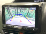 【バックカメラ】駐車時に後方がリアルタイム映像で確認できます。大型商業施設や立体駐車場での駐車時や、夜間のバック時に大活躍!運転スキルに関わらず、今や必須となった装備のひとつです!