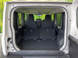 普段のお買い物や通勤、送迎等に十分な荷室スペースを確保しております。セカンドシートを倒すと、大きな荷物の積載も可能です♪