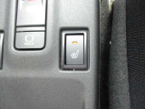 運転席にはシートヒーターが付いています。