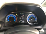 4.2インチドライブアシストディスプレイを備えた2眼スピードメーター