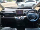 【インパネ全体】手が届きやすく、どなたでも運転しやすいです。シンプルで使いやすい設計になっています!