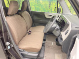 運転席シート廻りは使用感も少なく、良好な状態となっています。丁寧に使われていたことがよくわかりますね。