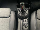 車両の詳細、ご質問につきましては、弊社営業スタッフまでお気軽にご連絡下さいませ。遠方のお客様には実車の詳細画像送信も承ります。