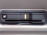 ■【ETC車載器】が装備されています。セットアップをしてお渡しとなり、ETCカードを差し込むだけで高速道路の利用が可能です。