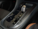 電動パーキングブレーキ・ブレーキホールドを装備してます。ホールド機能は信号待ちが多い一般道で疲労軽減になり、大好評です!