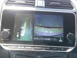 【アラウンドビューモニター】空から見下ろした映像がナビ画面にて確認可能です。駐車もラクラクですよ♪