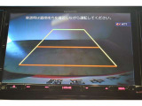 バックモニター付き。 車両後方の映像が画面に表示されるので、車庫入れが苦手な人も安心です。ただし、目視確認もお忘れなくお願いいたします。