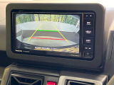 【バックカメラ】駐車時に後方がリアルタイム映像で確認できます。大型商業施設や立体駐車場での駐車時や、夜間のバック時に大活躍!運転スキルに関わらず、今や必須となった装備のひとつです!