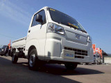 実際に運転席に座り、装備に触れたりエンジンをかけてみて頂くことも可能です!その際はスタッフまでお気軽にお声がけください♪