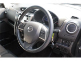 ハンドル周りもスッキリしていて運転しやすいです。