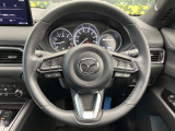 【純正革巻きステアリング】上質な革を使用することで、手にしっかり馴染みとても運転しやすいハンドルです♪