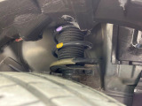 お車を安心してお乗りいただく為には、足回りの定期点検が欠かせません。サービスサポート(有償保証)では無料点検もご提供しており、安心のカーライフをお過ごしいただけるサポート体制が整っています。