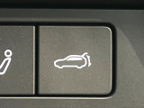 【パワーバックドア】スマートキーや運転席のボタンを押すだけでリアゲートが自動で開閉します!荷物を持っている時や、高い位置にあるバックドアを閉める際に便利な機能です♪