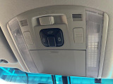 【両側スライドドア】駐車場で隣の車との間隔が狭く乗りにくい時、スライドドアなら安心!ドアオープン時も幅を取らず、開口部が広いので乗り降りがとっても簡単です。大きな荷物の出し入れも後席から可能♪