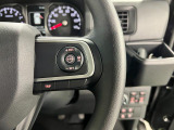 【レーダークルーズコントロール(全車速追従機能付】車内前方に装備されたカメラで先行車を認識し、車速に応じた車間距離を保ちながら追従走行を支援します。