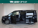 両側パワースライドドア付きだから、狭い駐車スペースなどでの 乗り降りラクラク!小さなお子さまのいるご家庭には嬉しい装備。