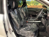 運転席シート廻りは使用感も少なく、良好な状態となっています。前オーナー様が丁寧に使っていたことがよくわかりますね。