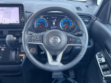 【純正革巻きステアリング】上質な革を使用することで、手にしっかり馴染みとても運転しやすいハンドルです♪