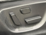【パワーシート】スイッチ一つで簡単にシートの微調整が可能!電動だから力もいりません!快適なシートポジションにセットして、快適なドライブをお楽しみください。