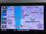 【純正8型ナビ】専用設計で車内の雰囲気にマッチ!ナビ利用時のマップ表示は見やすく、いつものドライブがグッと楽しくなります!