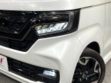 【シーケンシャルターンランプ付きLEDヘッドライト】人気の『流れるウィンカー』付きのLEDヘッドライトを装備♪高級感はもちろん、点灯時は存在感たっぷりで他車からも認識されやすく安心です。