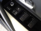 電動格納式ドアミラー・パワーウインドウを装備しています。