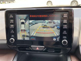 バックガイドモニターで、後方を確認しながら安心して駐車することができます。運転初心者も熟練者も必須の機能ですよ!
