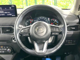 【ステアリングヒーター】冬場に冷たくなりやすい革巻きステアリングを、スイッチ一つで素早く適温に!エアコンよりも早く温まってくれるので、寒い日の運転も快適になりますね♪