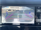 バックカメラが付いているので後方確認が非常にしやすいです。今や運転初心者も熟練者も必須装備!ついていて損はないですね♪