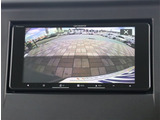お車選びをお楽しみ頂けるよう、在庫車の展示スペースを十分に確保しております。