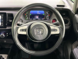 【車線維持支援システム】高速道路走行時、車線からはみ出しそうな時にステアリングを制御。より安心・安全な運転をサポートしてくれます!