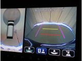 前後左右4つのカメラを合成して上から見ているような感覚で駐車を行っていただけます♪ 切り替えスイッチであらゆるカメラモードに切り替えが可能です!
